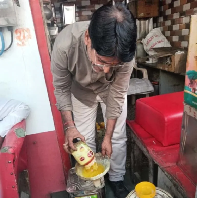 खाद्य सुरक्षा अधिकारियों ने बीकानेर और खाजूवाला में 14 नमूने लिए