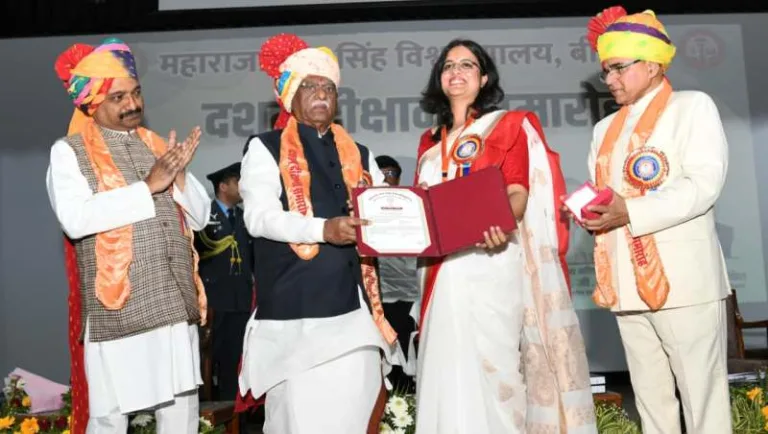 महाराजा गंगासिंह विश्वविद्यालय के 10वें दीक्षांत समारोह में 1.20 लाख उपाधियाँ और 65 स्वर्ण पदक प्रदान किए गए