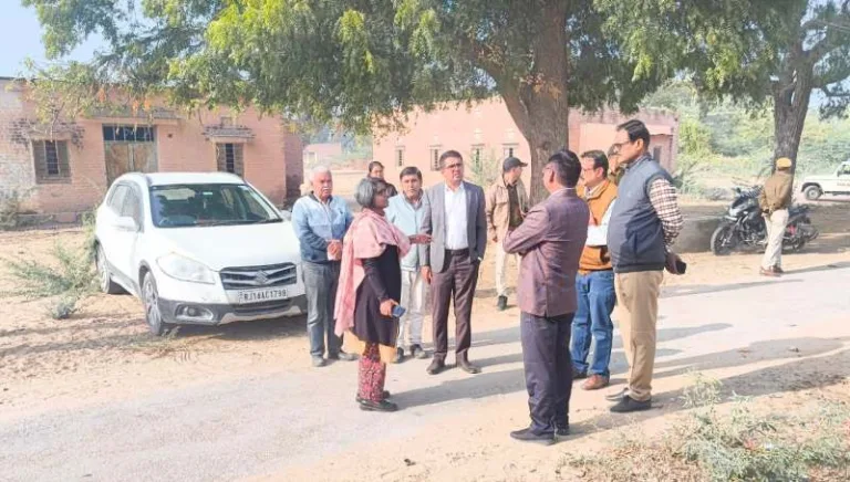 जिला कलेक्टर ने बज्जू के सीमांत क्षेत्रों में सुनी जनसमस्याएं, अधिकारियों को दिए समयबद्ध निस्तारण के निर्देश