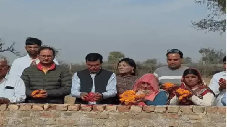 रामेश्वर डूडी की समाधि पर फफक पड़ीं नोखा विधायक, पहली बार सार्वजनिक रूप से दिखीं इतनी भावुक