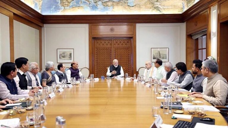 मोदी कैबिनेट और संगठन में एक साथ बड़े फेरबदल की सुगबुगाहट, शाह के आवास पर 3 घंटे चला महामंथन